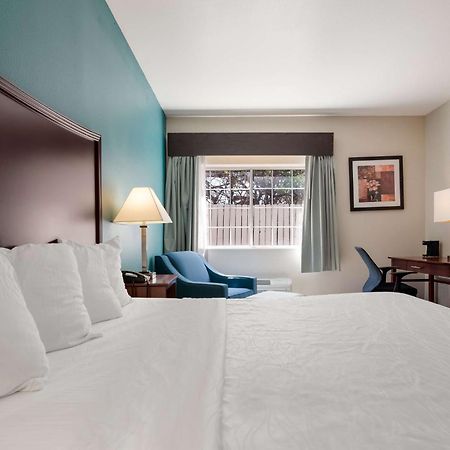 Surestay Plus Hotel By Best Western Topeka Dış mekan fotoğraf