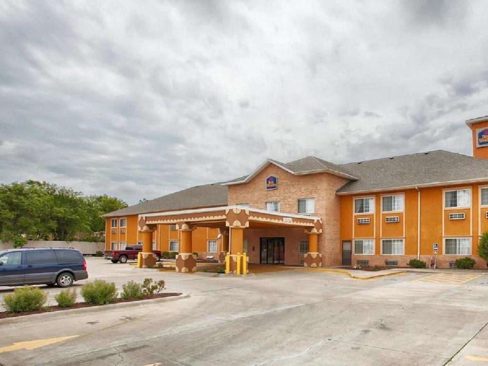 Surestay Plus Hotel By Best Western Topeka Dış mekan fotoğraf