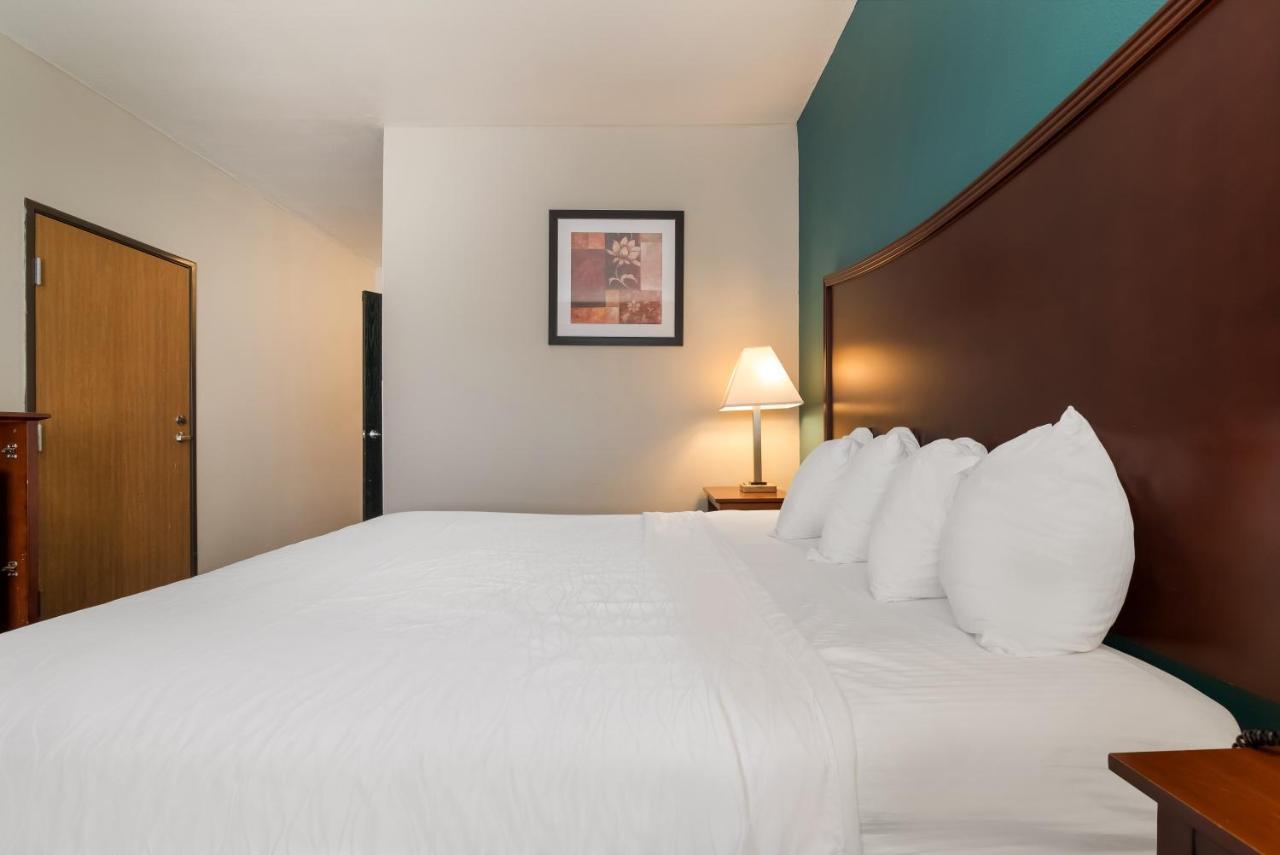 Surestay Plus Hotel By Best Western Topeka Dış mekan fotoğraf