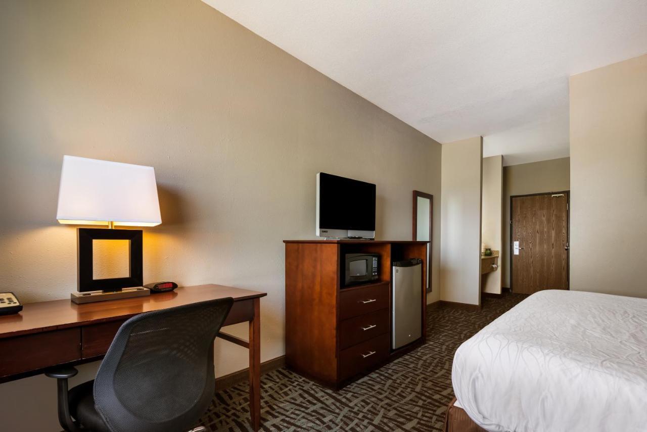 Surestay Plus Hotel By Best Western Topeka Dış mekan fotoğraf
