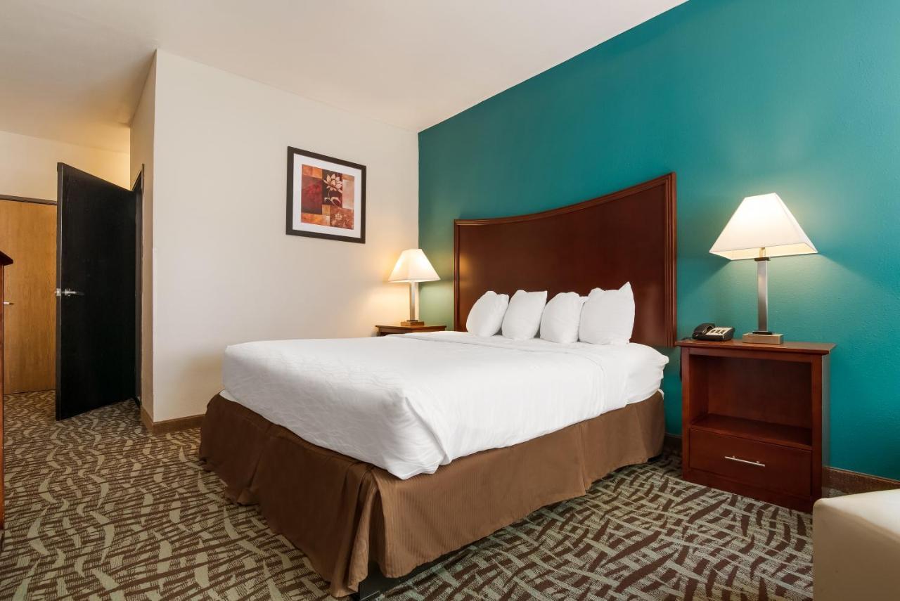 Surestay Plus Hotel By Best Western Topeka Dış mekan fotoğraf