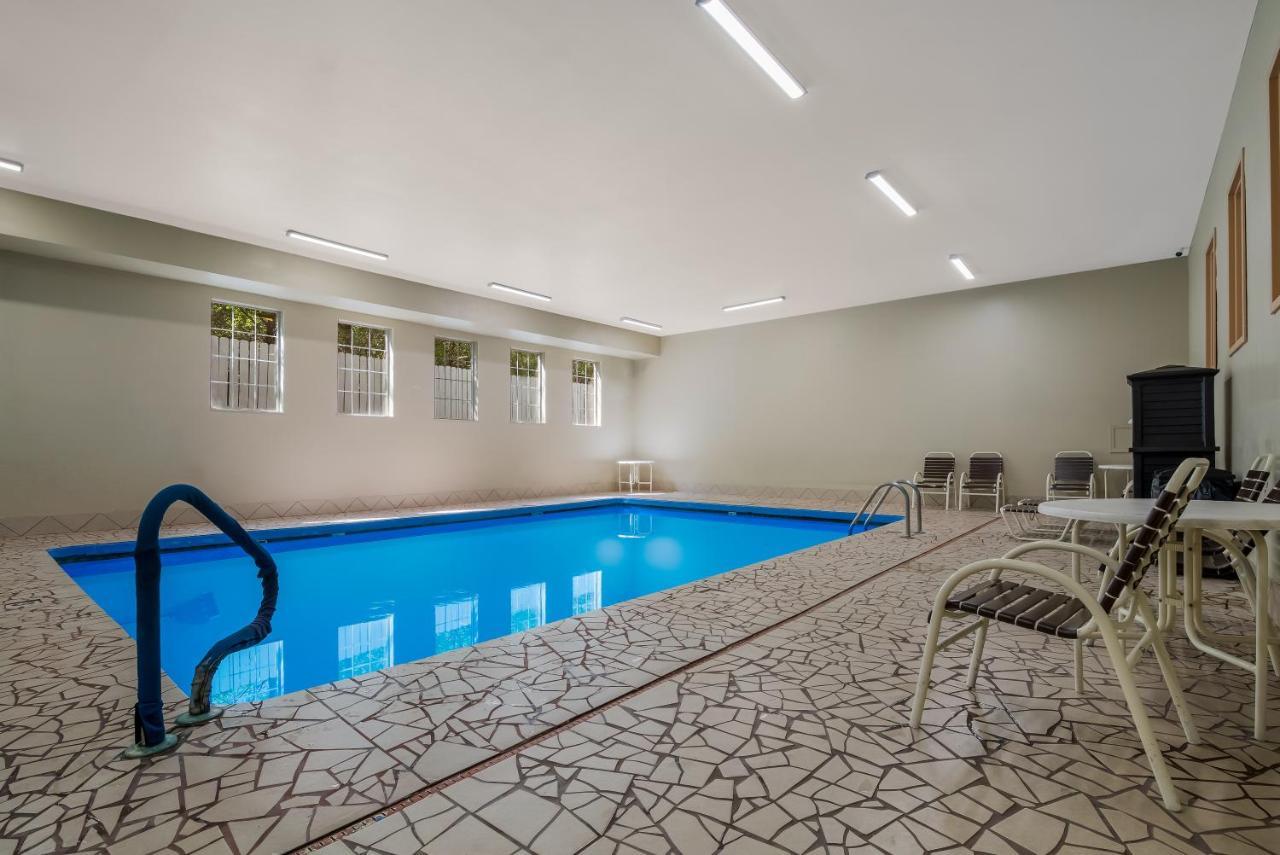Surestay Plus Hotel By Best Western Topeka Dış mekan fotoğraf
