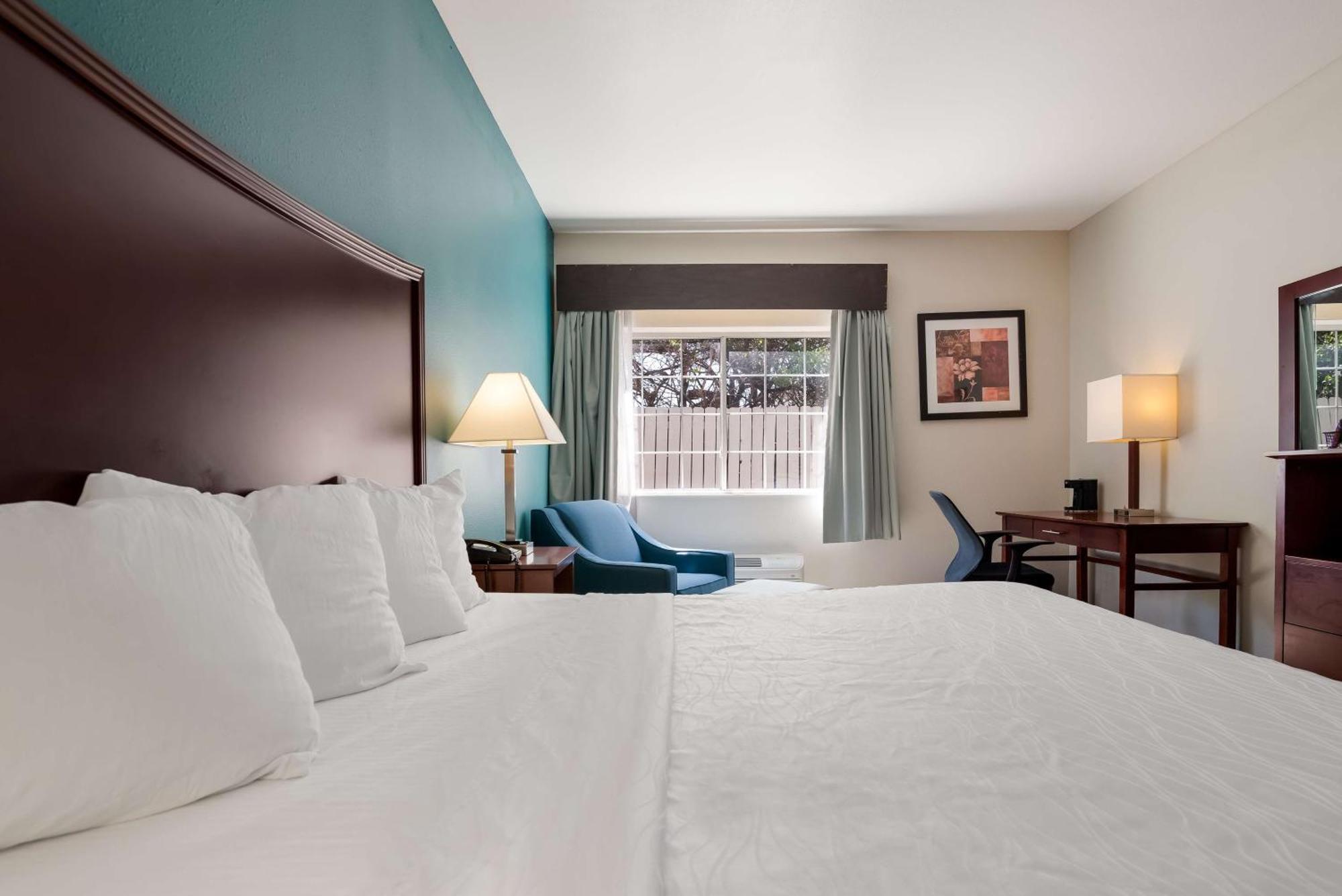 Surestay Plus Hotel By Best Western Topeka Dış mekan fotoğraf