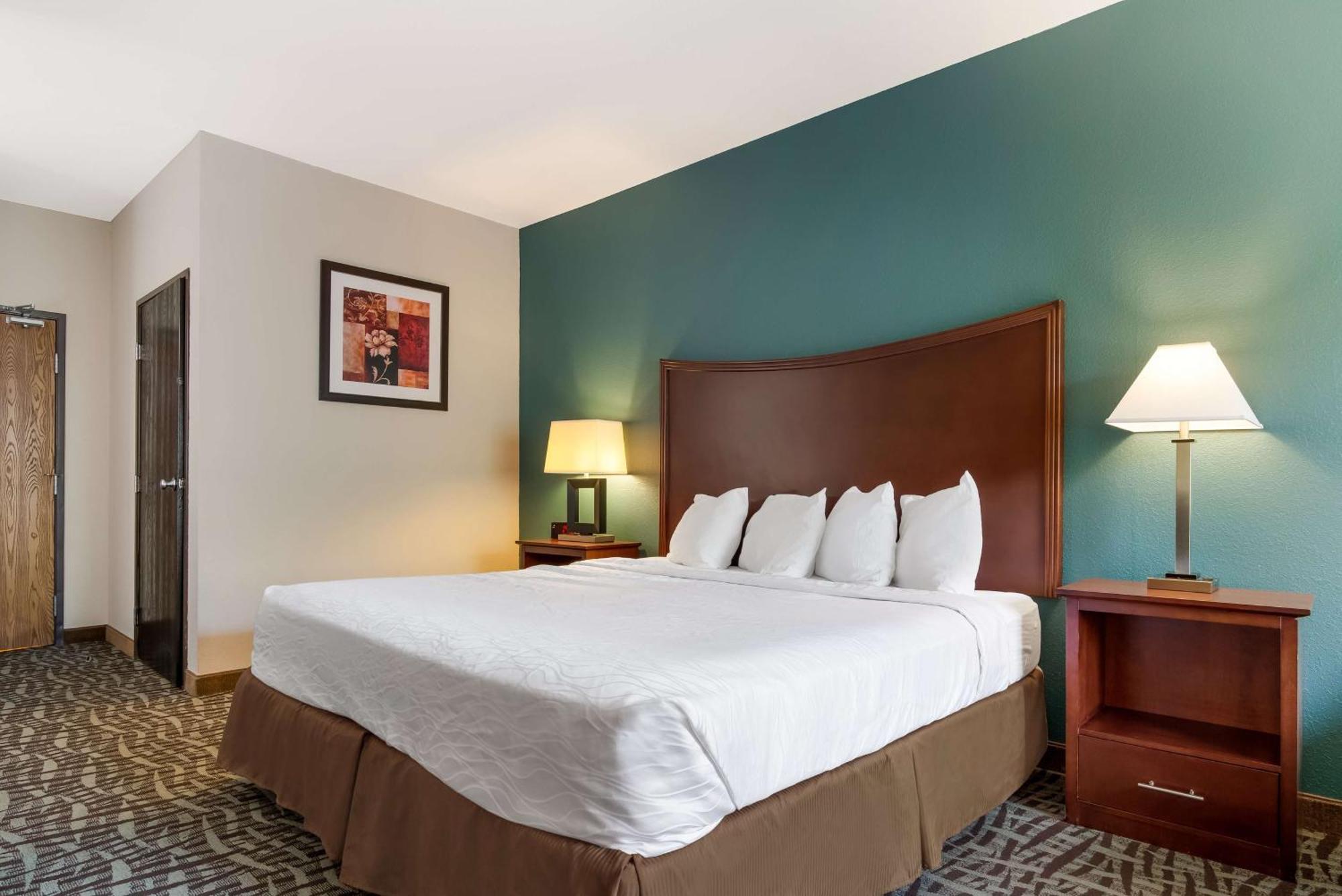 Surestay Plus Hotel By Best Western Topeka Dış mekan fotoğraf