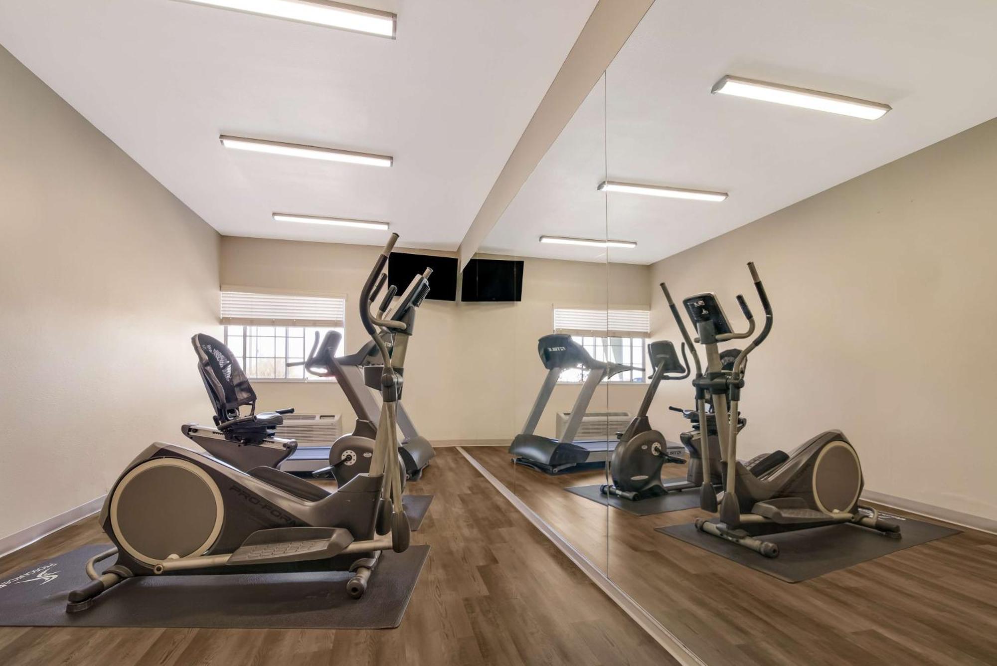 Surestay Plus Hotel By Best Western Topeka Dış mekan fotoğraf