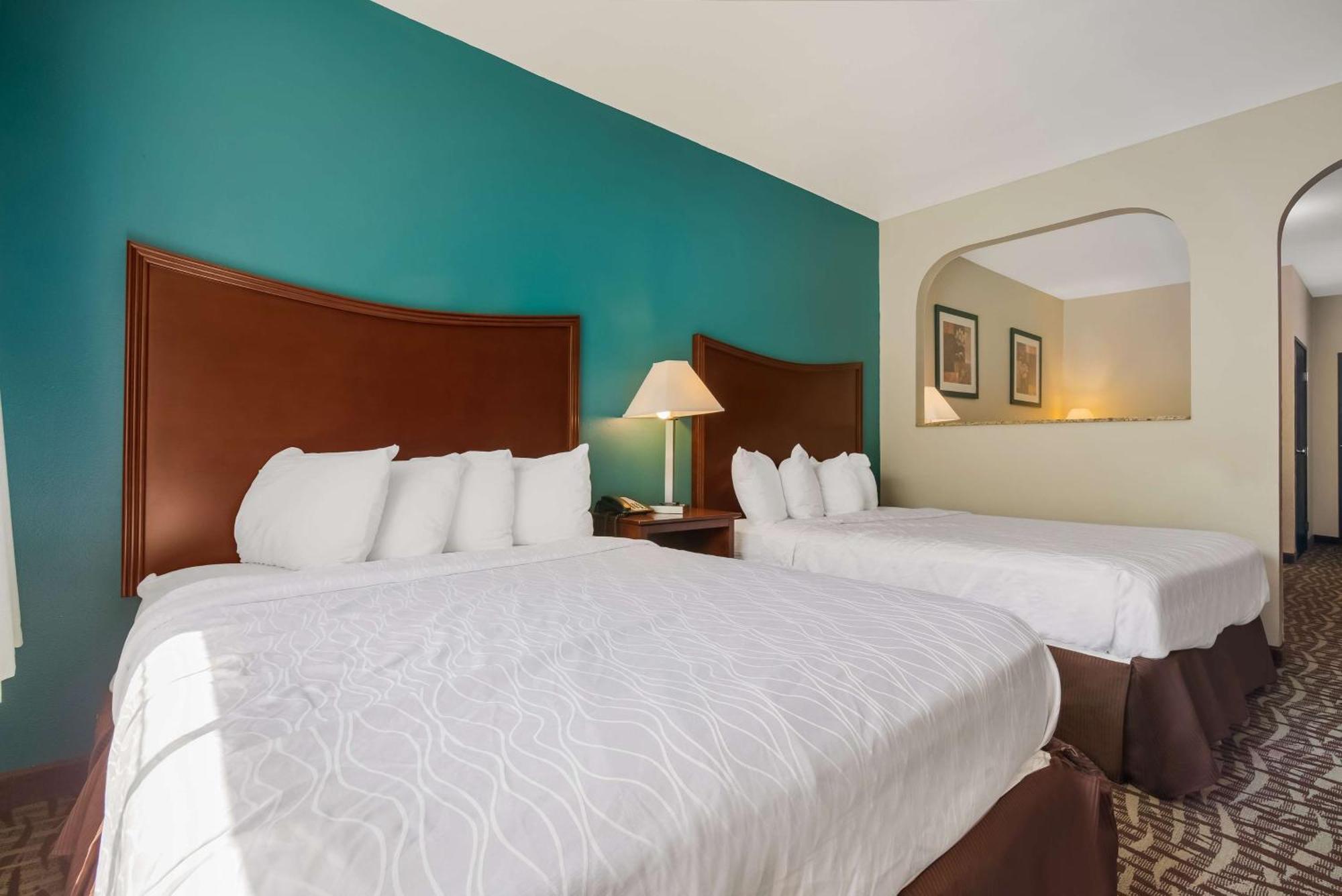 Surestay Plus Hotel By Best Western Topeka Dış mekan fotoğraf