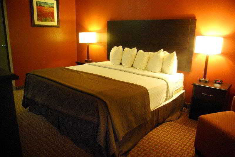 Surestay Plus Hotel By Best Western Topeka Dış mekan fotoğraf