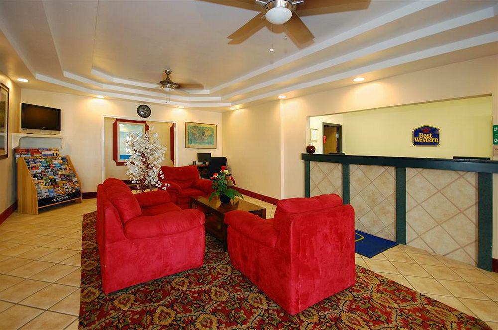 Surestay Plus Hotel By Best Western Topeka İç mekan fotoğraf